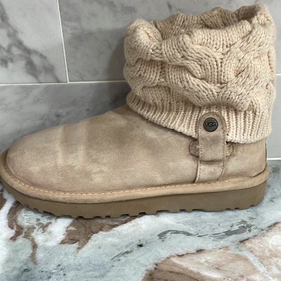 GUC UGG SAELA Knit Suede Cable Sweater Sheepskin Driftwood Cuff BOOTS Size 7 - Picture 3 of 16